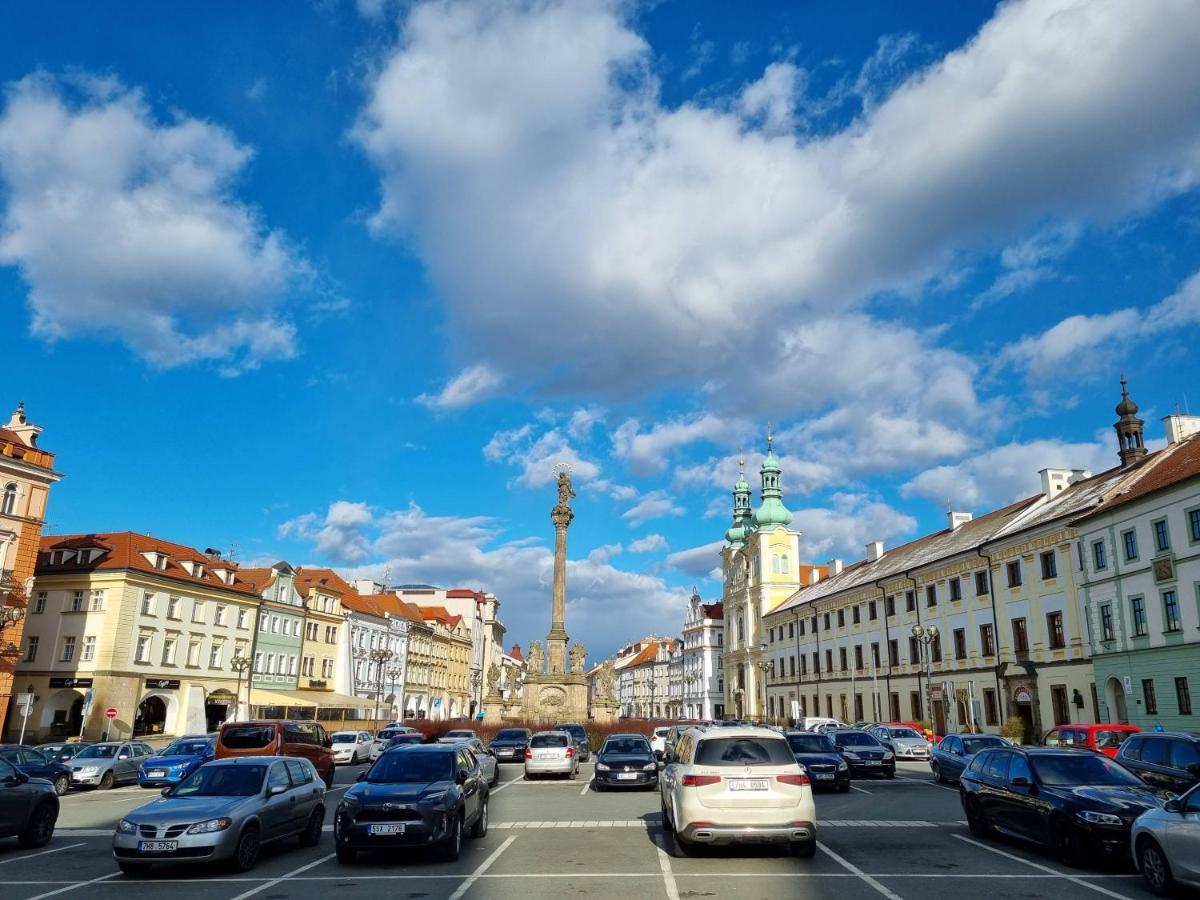 Stylovy Byt V Srdci Hradce Kralove Hradec Králové エクステリア 写真